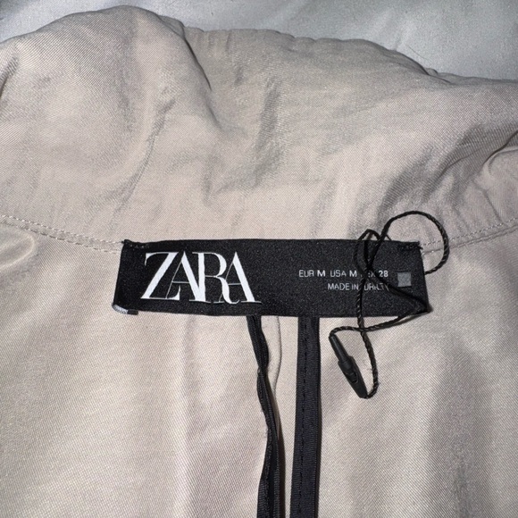 ZARA Women's Beige Button-Up - Picture 5 of 6